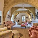 Casa Mezzodi' - Luxurious 18th C. With Gardens & Pool Villa