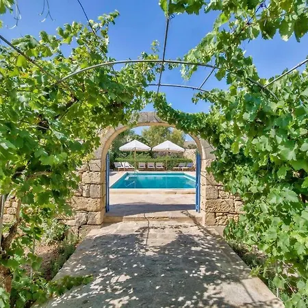 Casa Mezzodì' - Luxurious 18th C. With Gardens&pool Villa