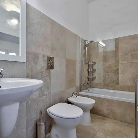 Villa Casa Mezzodi' - Luxurious 18th C. With Gardens & Pool Kerċem