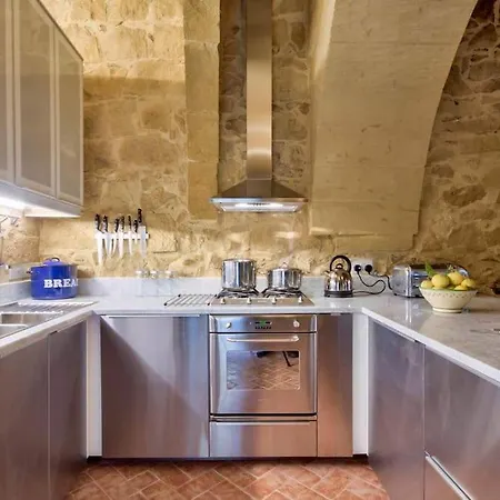 Casa Mezzodi' - Luxurious 18th C. With Gardens & Pool