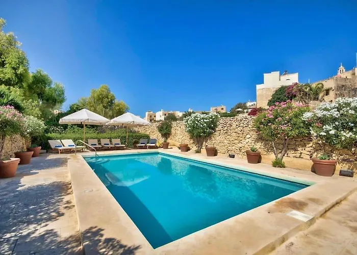 Casa Mezzodi' - Luxurious 18th C. With Gardens & Pool * Kerċem
