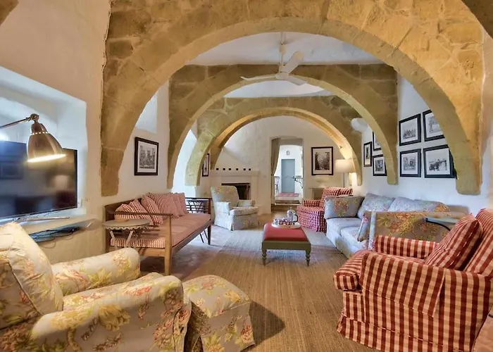 Casa Mezzodi' - Luxurious 18th C. With Gardens & Pool Villa