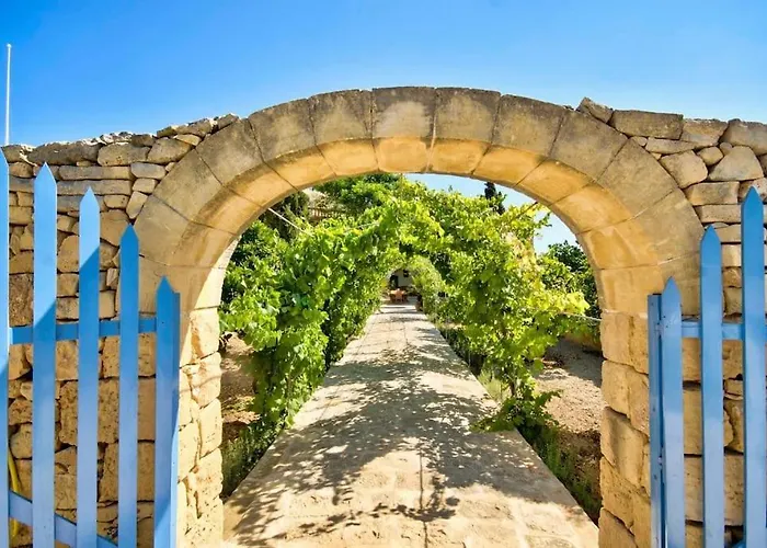 Casa Mezzodi' - Luxurious 18th C. With Gardens & Pool *