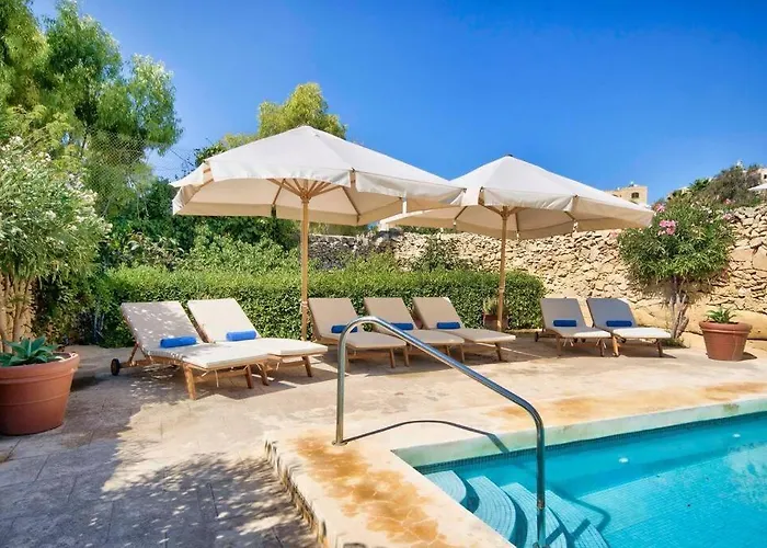 Casa Mezzodi' - Luxurious 18th C. With Gardens & Pool Kerċem