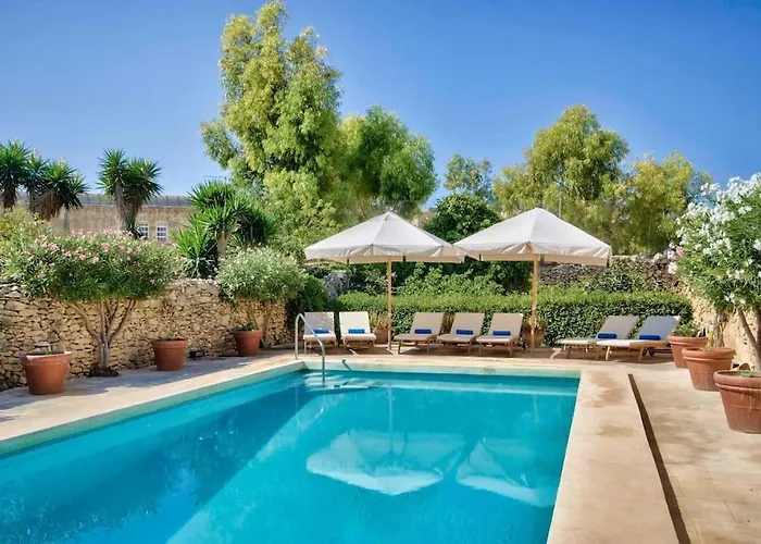 Casa Mezzodi' - Luxurious 18th C. With Gardens & Pool Kerċem